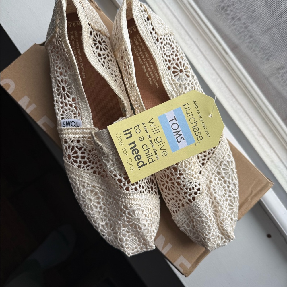 Natural Moroccan crochet Tom’s size 8 1/2